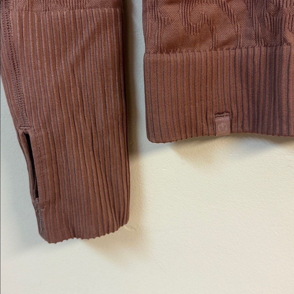 Lululemon women’s Rest Less Pullover size 2 - Picture 7 of 7